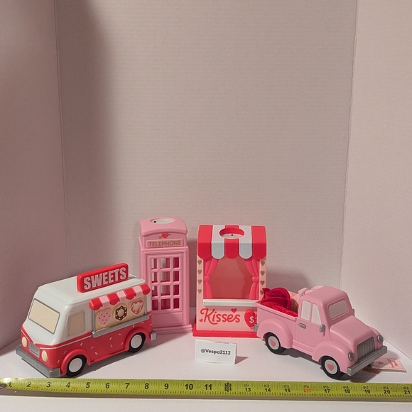 Bullseye Playground Valentines Light Up 4pc Set Sweet Truck Kissing Booth - Picture 5 of 8